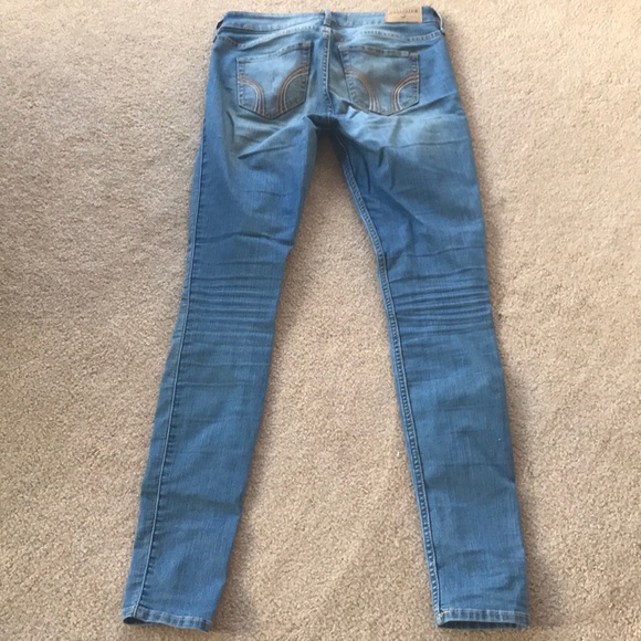 Hollister - Super Skinny Jeans - Picture 3 of 3